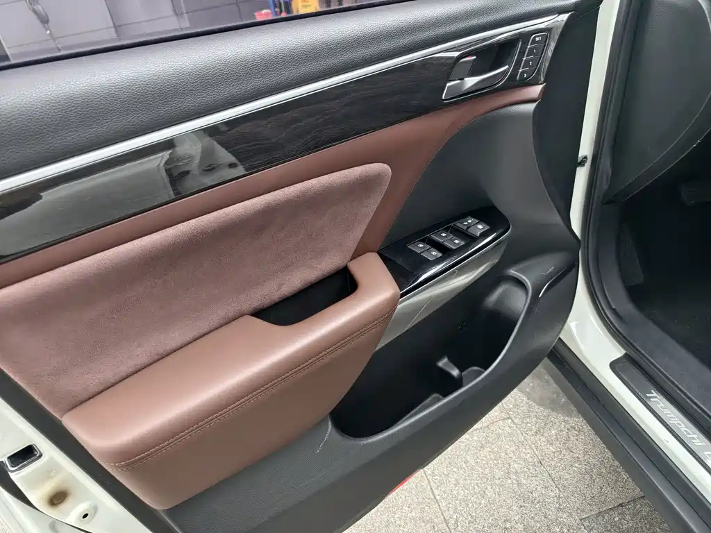 GAC Motor Trumpchi GS8 — миниатюра 8