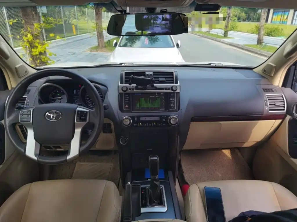 Toyota Prado — миниатюра 10