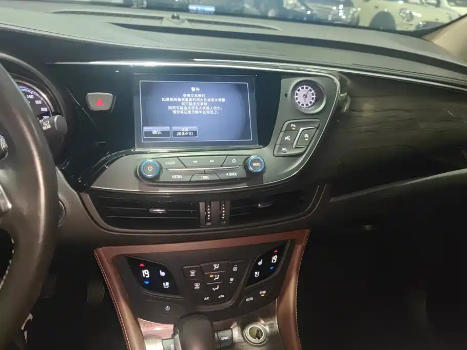 Buick Envision Plus — миниатюра 13