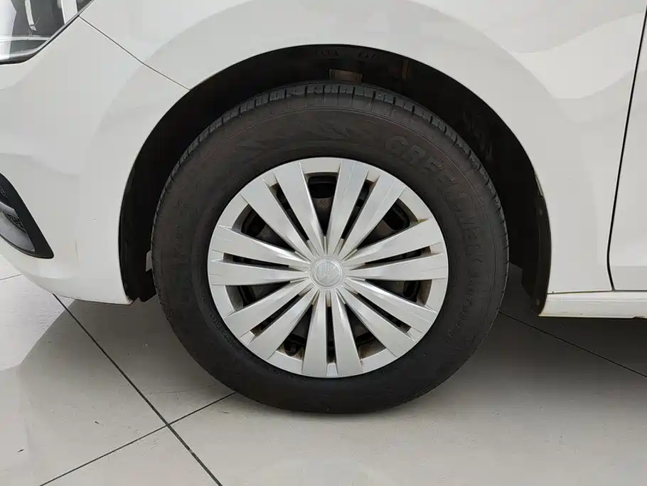 Volkswagen Santana — миниатюра 6
