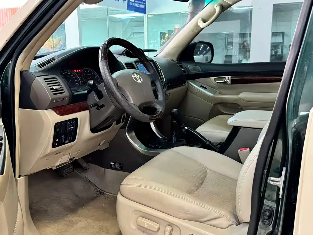 Toyota Land Cruiser Prado 2006 4.0L AT VX