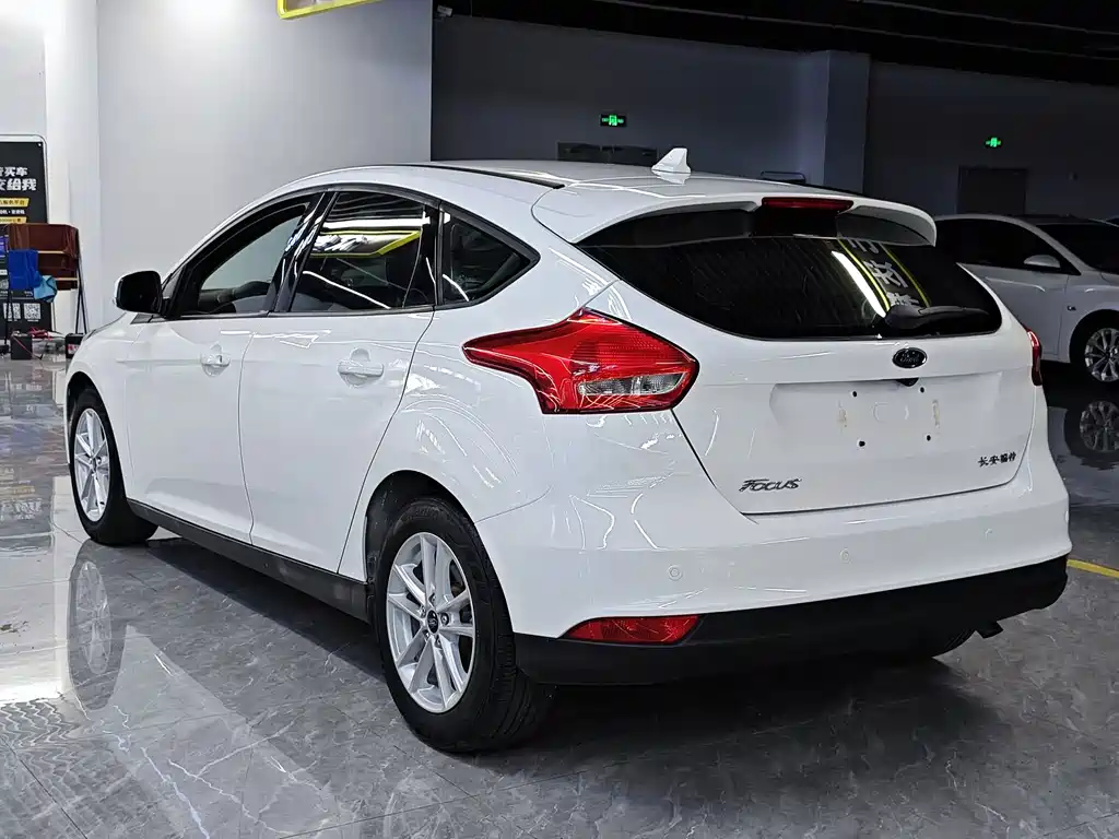 Ford Focus — миниатюра 6