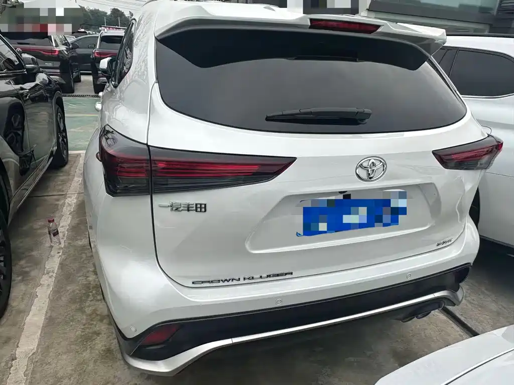 Toyota Crown Kluger — миниатюра 4