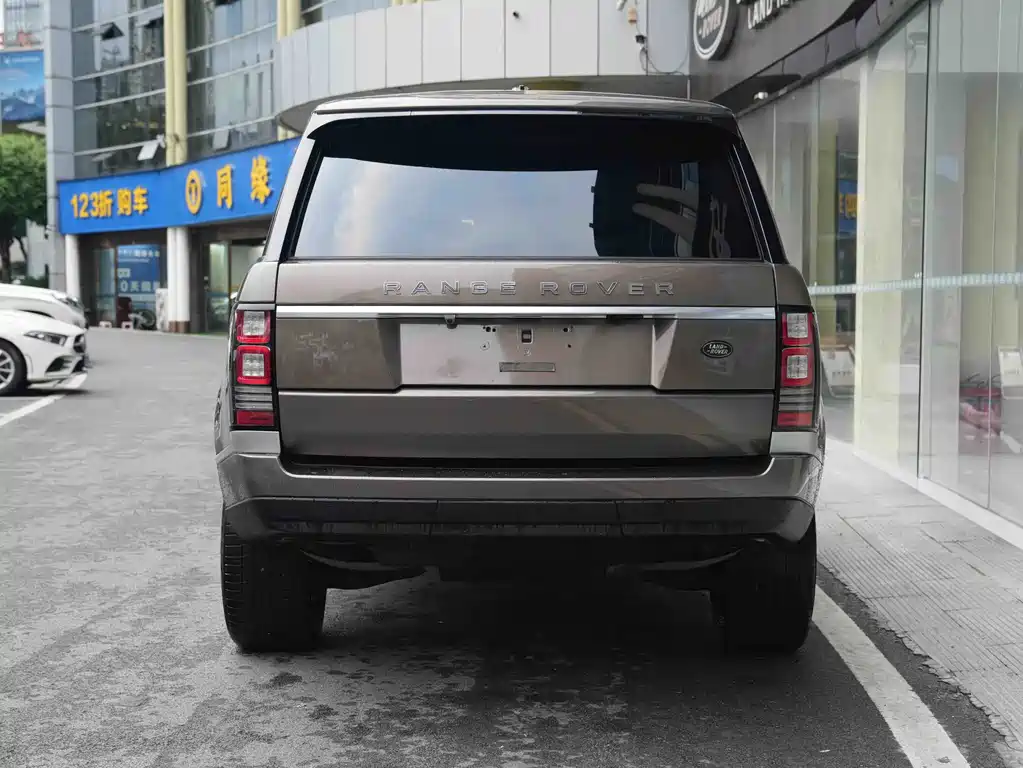 Land Rover Range Rover — миниатюра 5