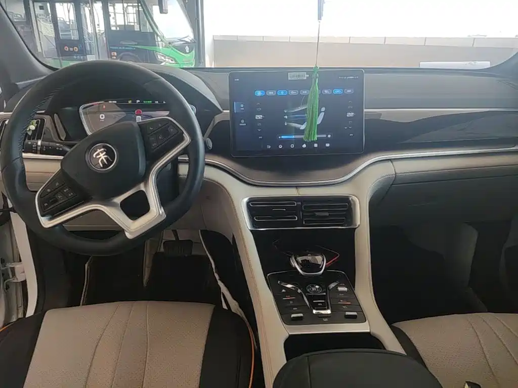 BYD PLUS New Energy — миниатюра 11