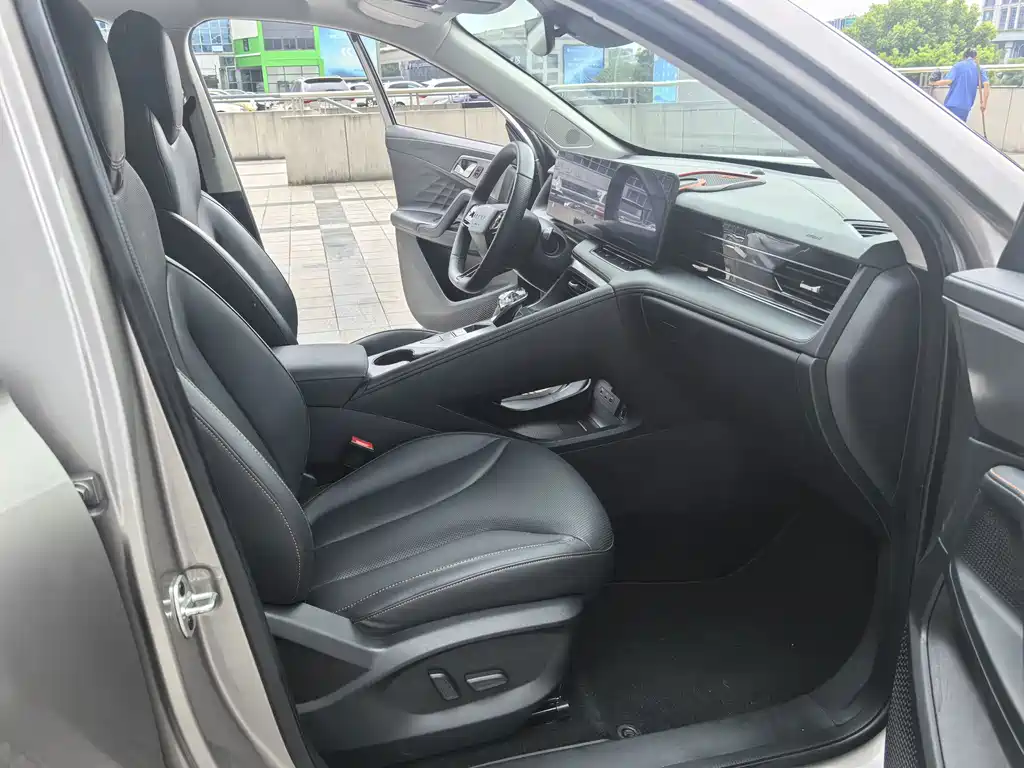 Roewe RX5 New Energy — миниатюра 11