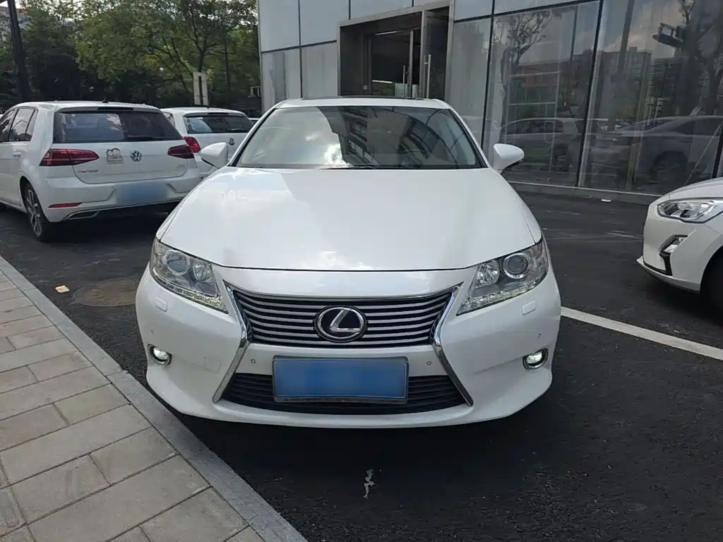 Lexus ES — миниатюра 3