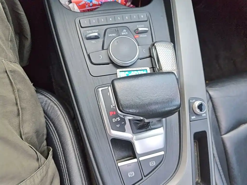 Audi A4L — миниатюра 14