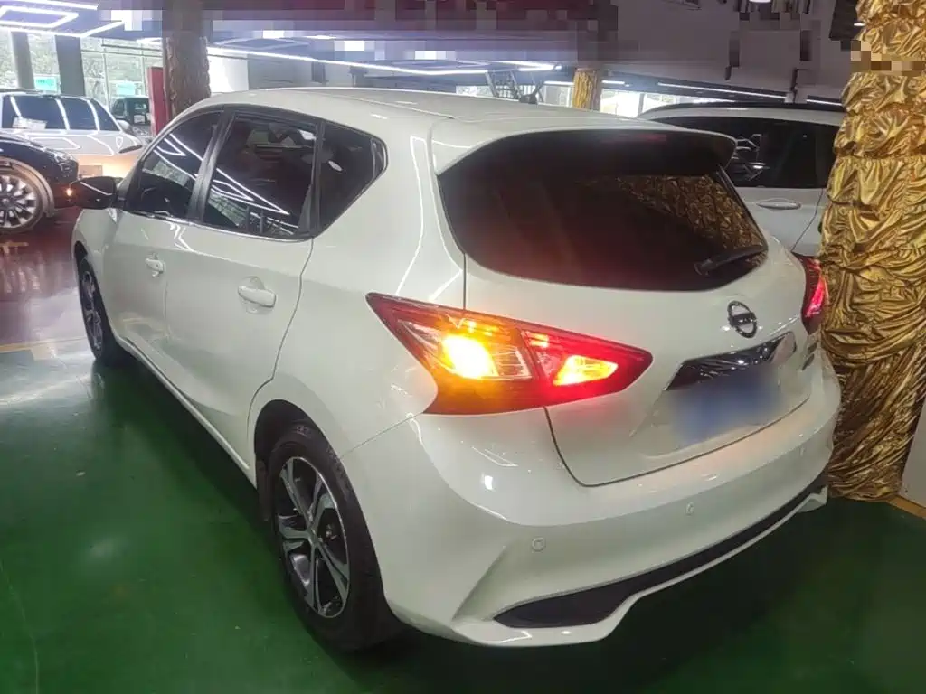 Nissan Tiida — миниатюра 5