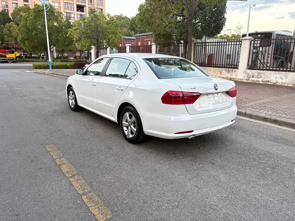 Volkswagen Lavida — миниатюра 6