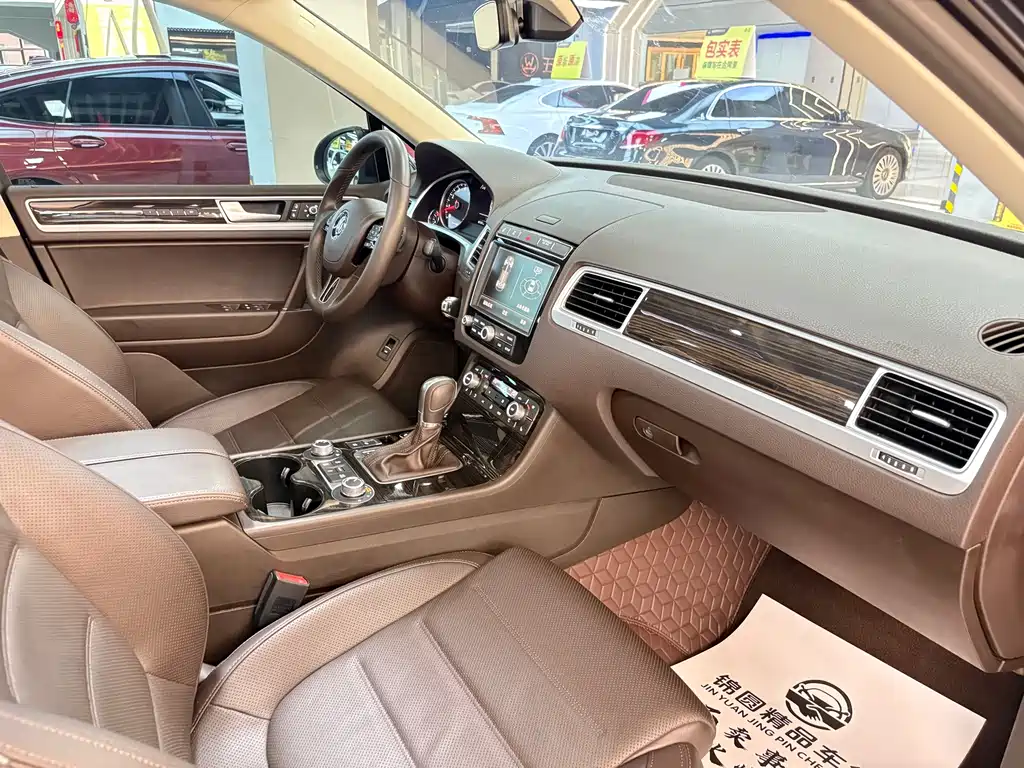 Volkswagen Touareg — миниатюра 24