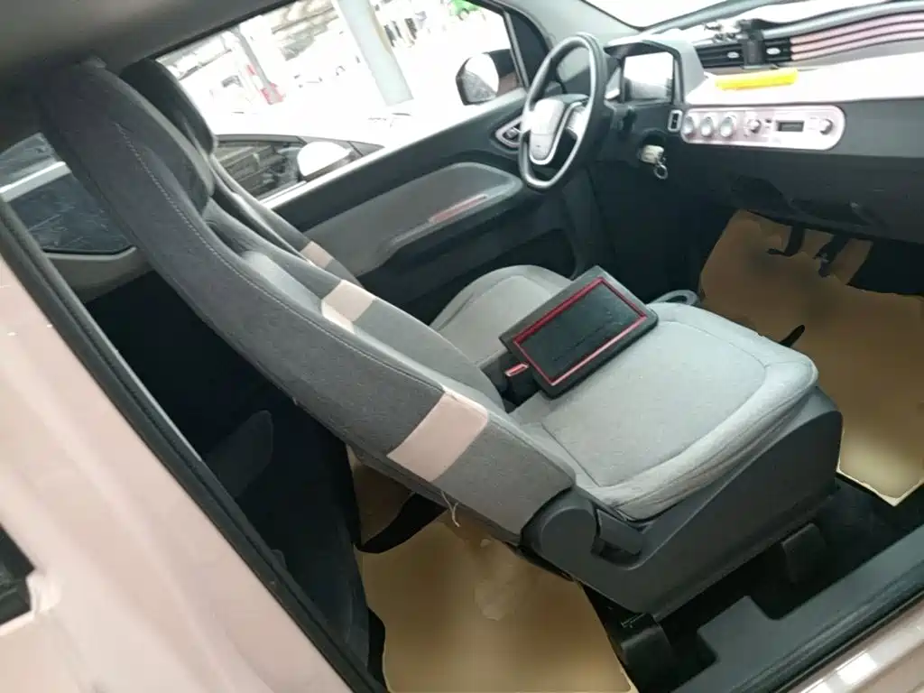 Wuling MINIEV — миниатюра 25