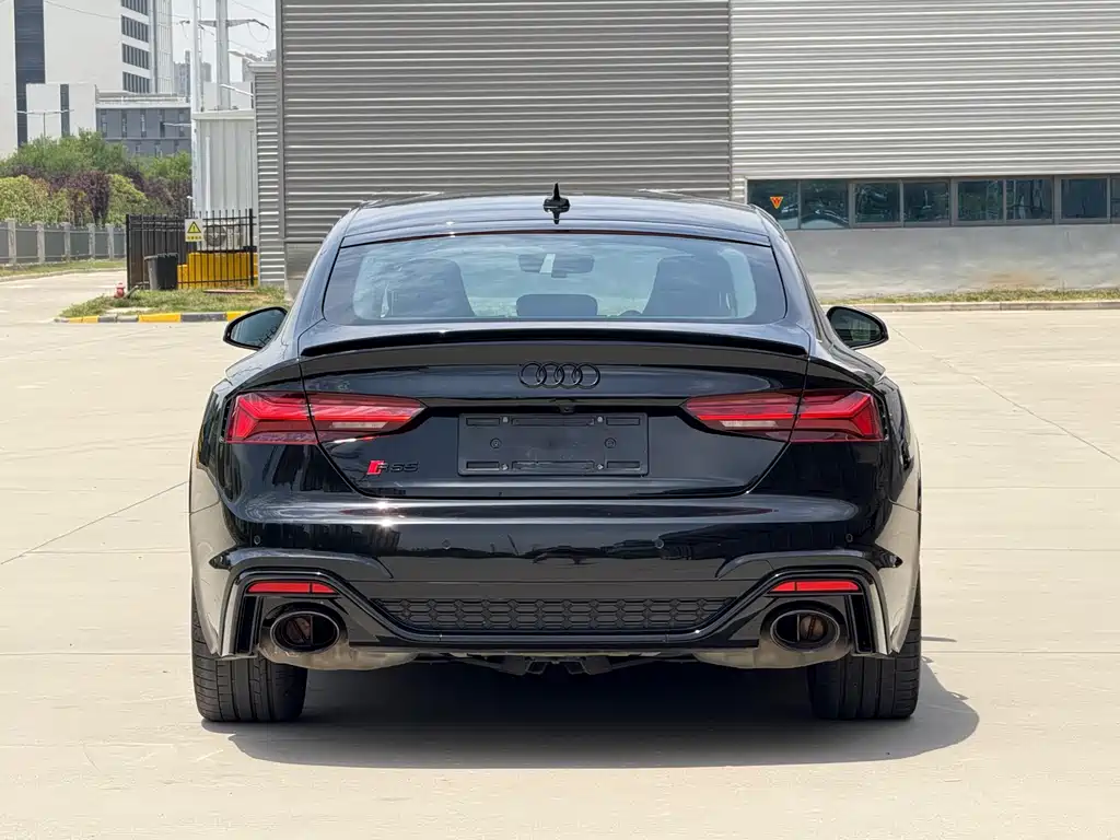 AUDI RS 5