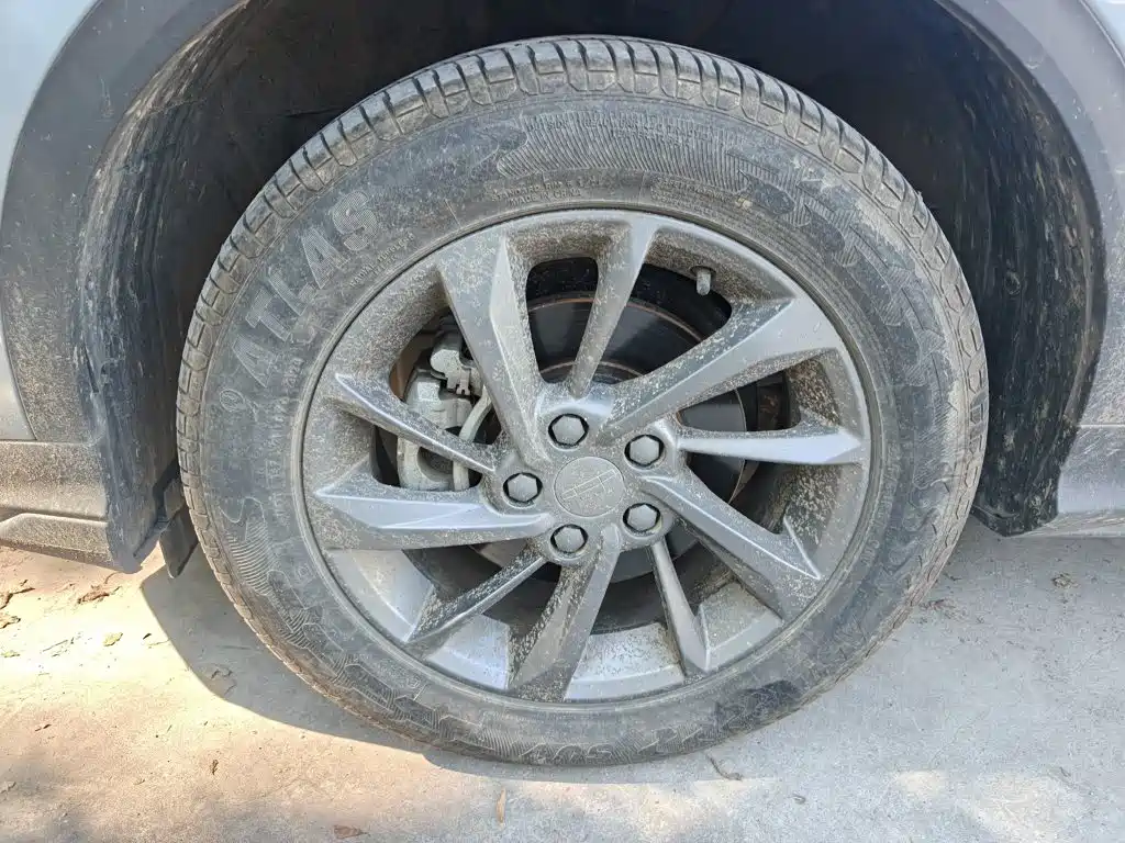 Geely Binyue — миниатюра 23
