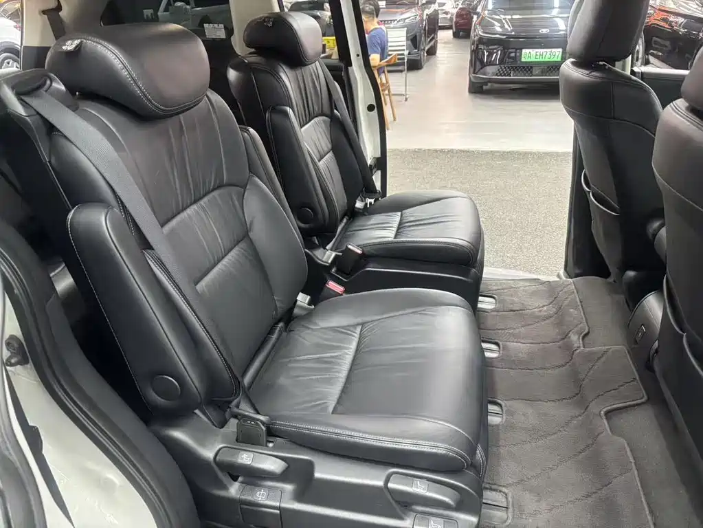 Honda Elysion — миниатюра 14