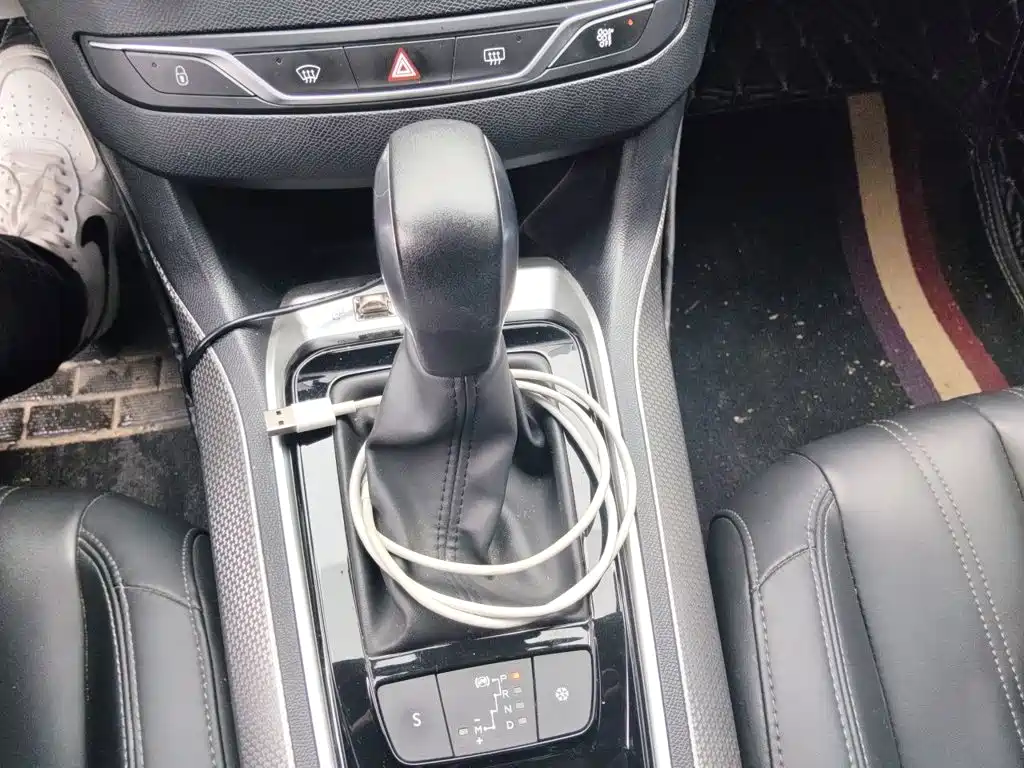 Peugeot 408 — миниатюра 15