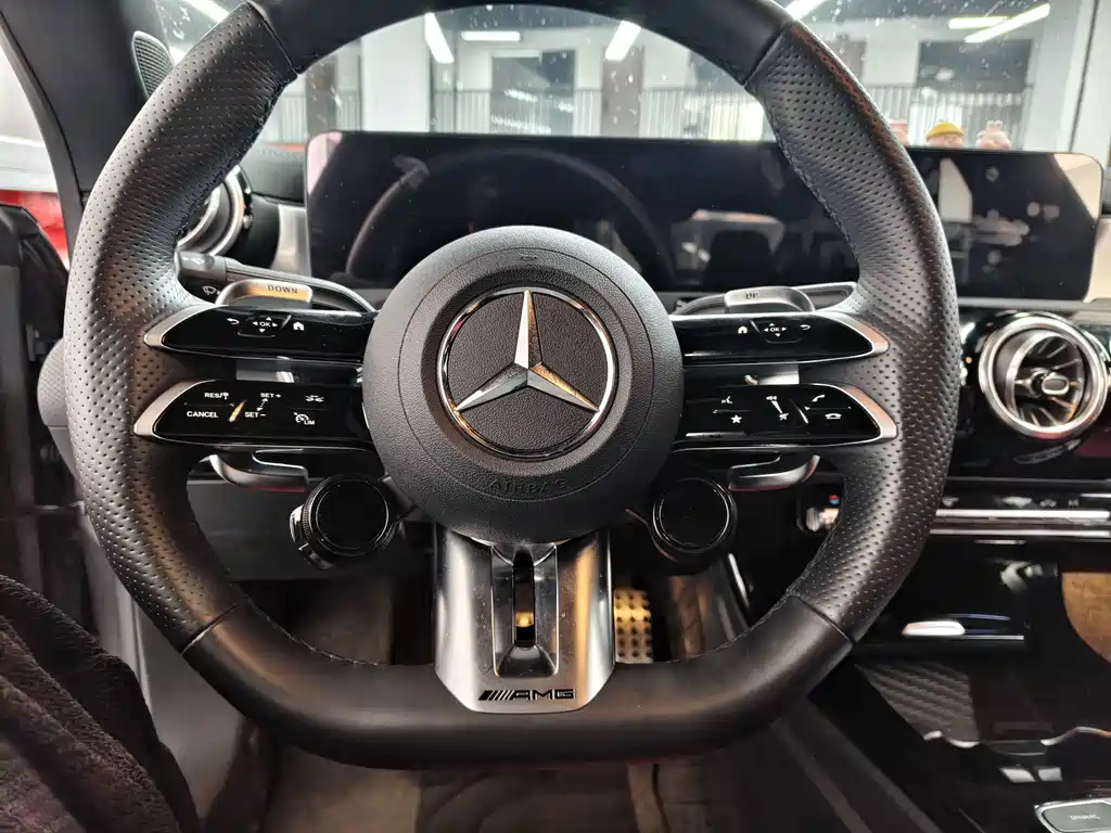 Mercedes-Benz CLA AMG — миниатюра 9