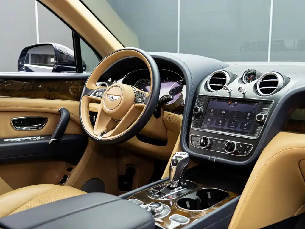 Bentley Bentayga — миниатюра 15
