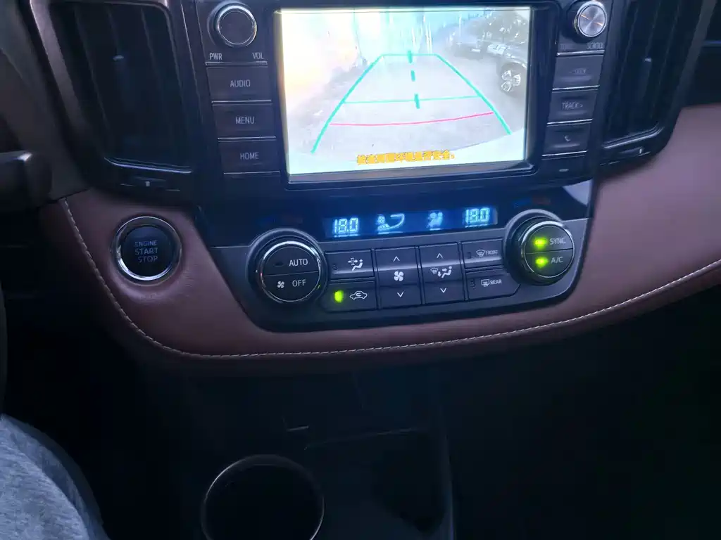 Toyota RAV4 — миниатюра 10