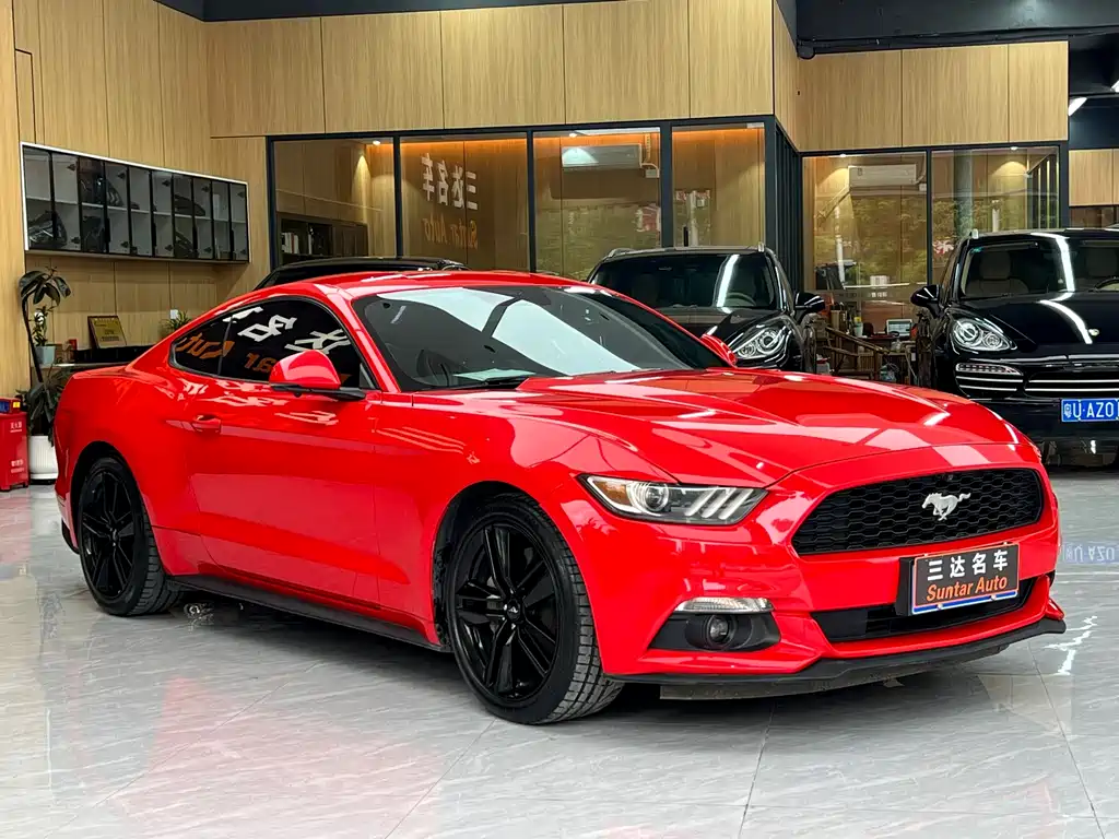 FORD MUSTANG