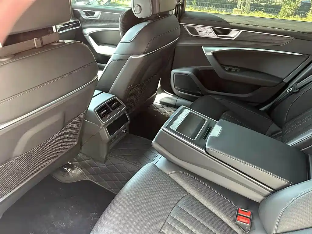 Audi A6L — миниатюра 7