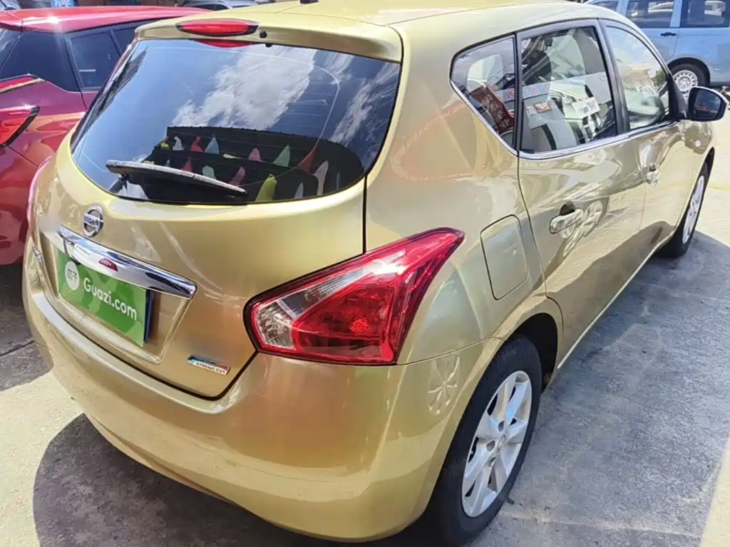 Nissan Tiida — миниатюра 7