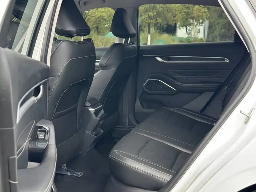 Geely Emgrand — миниатюра 9