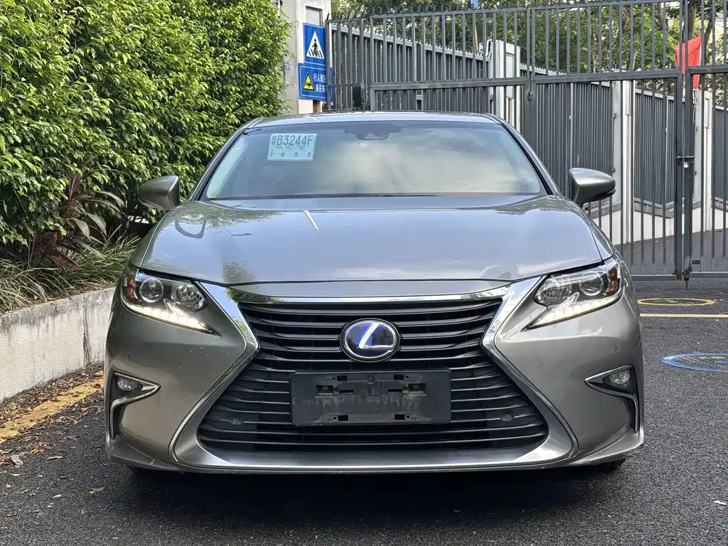 Lexus ES — миниатюра 2