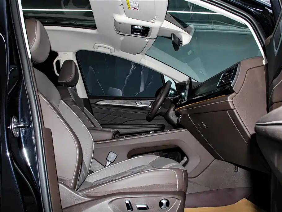 Volkswagen Viloran 380TSI Premium Edition, фото 19