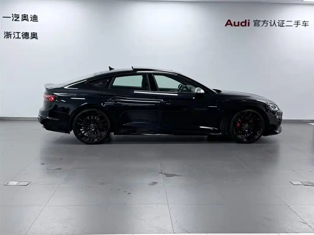AUDI RS 5