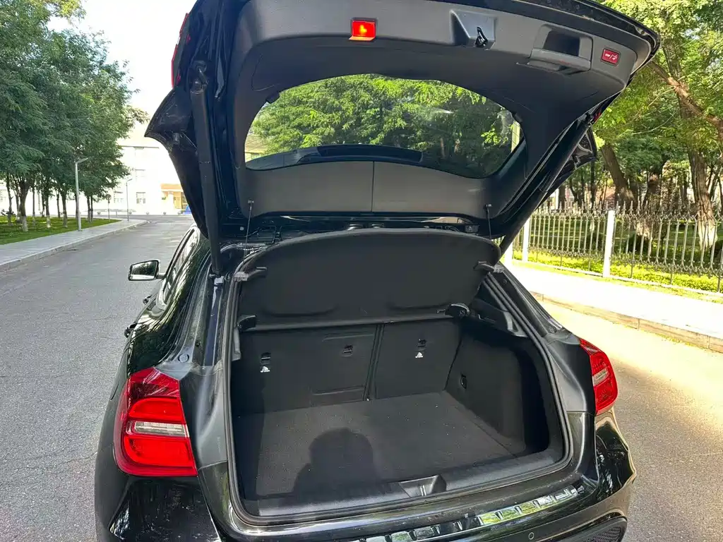 Mercedes-Benz GLA AMG — миниатюра 9