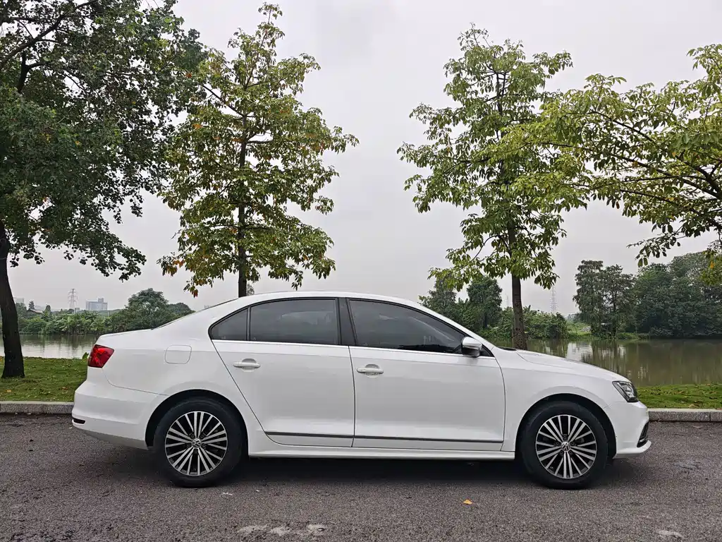 Volkswagen Sagitar — миниатюра 5