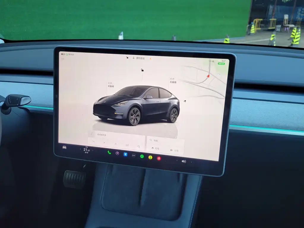 Tesla Model Y — миниатюра 15