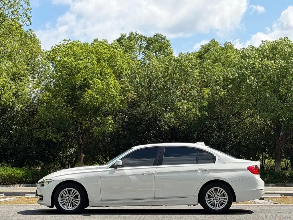 BMW 3 Series — миниатюра 8