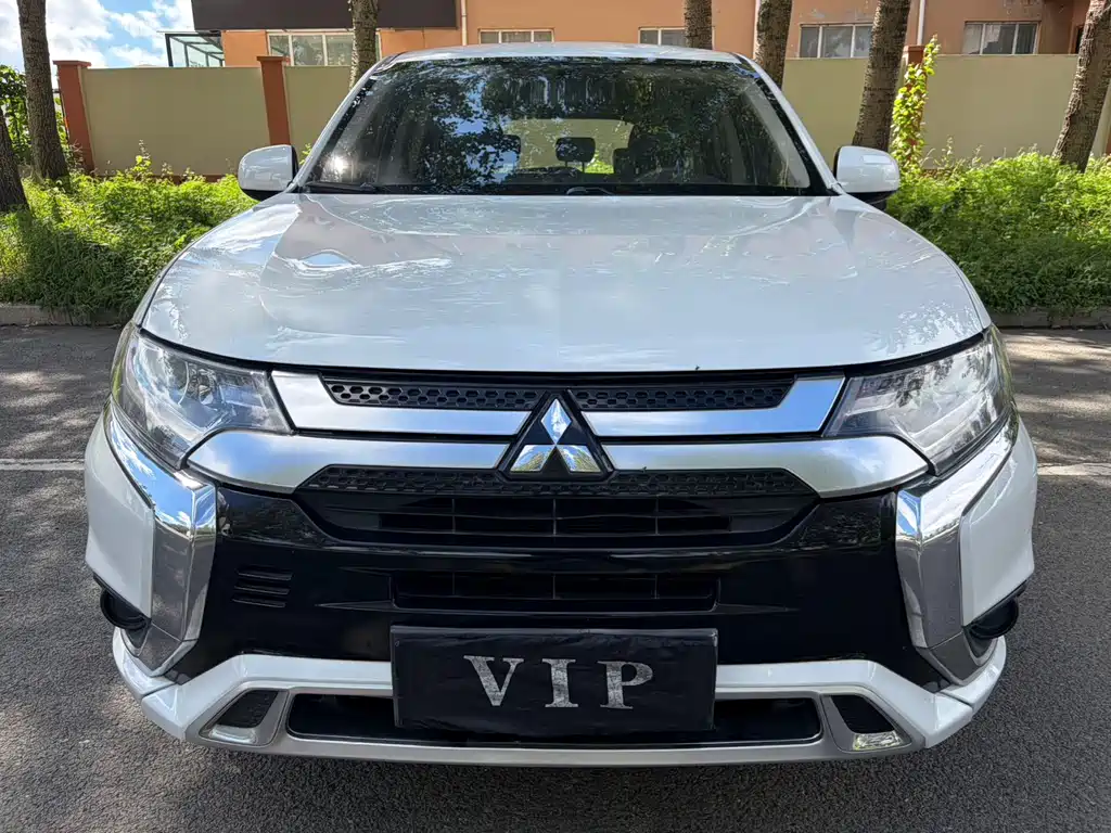 Mitsubishi Outlander — миниатюра 2
