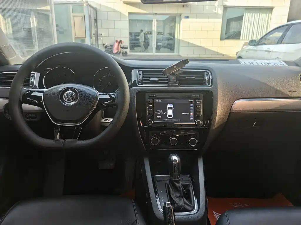 Volkswagen Sagitar 1.6L Auto Comfort Type, фото 8