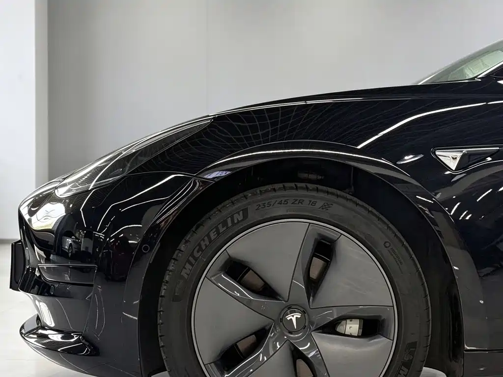 Tesla Model 3 — миниатюра 13