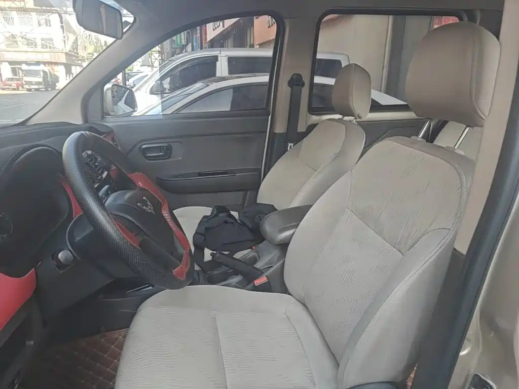 Wuling Rongguang V — миниатюра 15