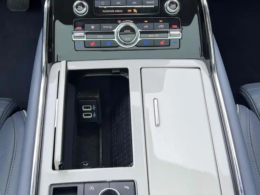 Lincoln Navigator — миниатюра 13