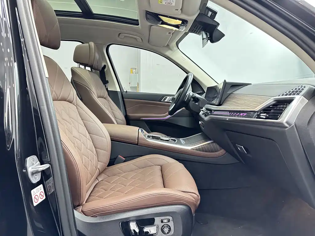 BMW X7 — миниатюра 13