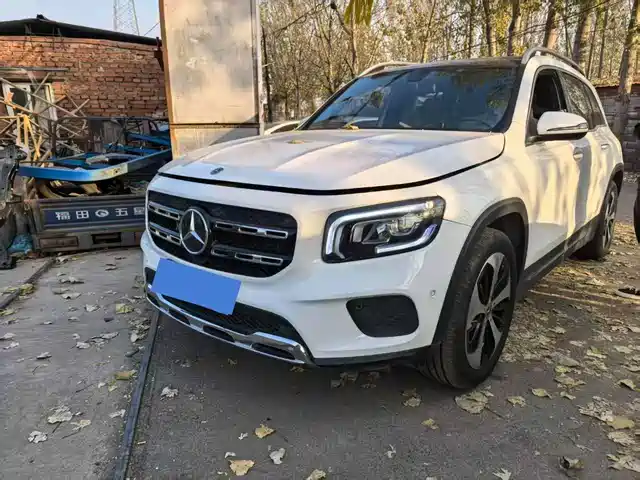 MERCEDES BENZ GLB