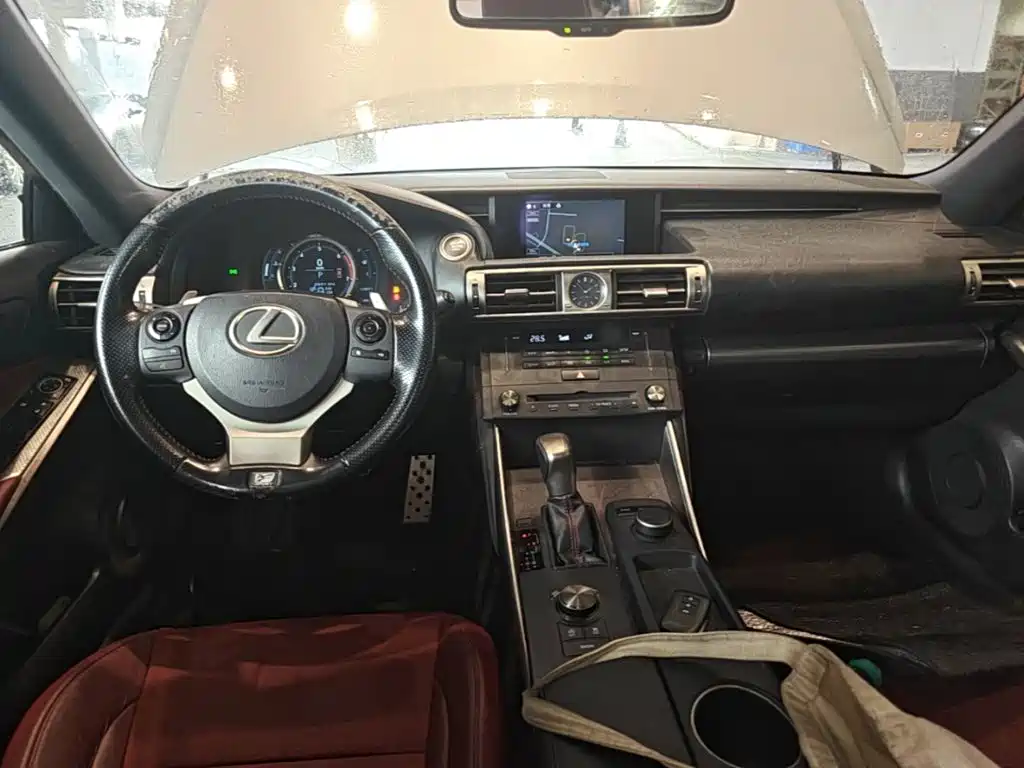 Lexus IS — миниатюра 10