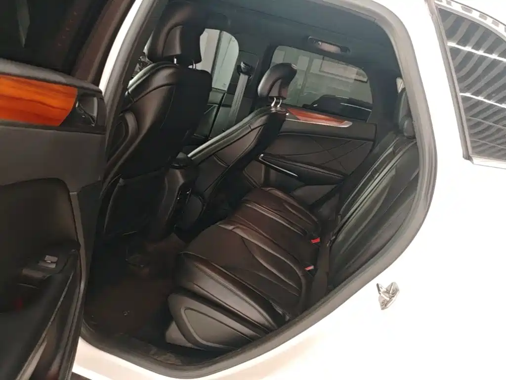 Lincoln MKC — миниатюра 17