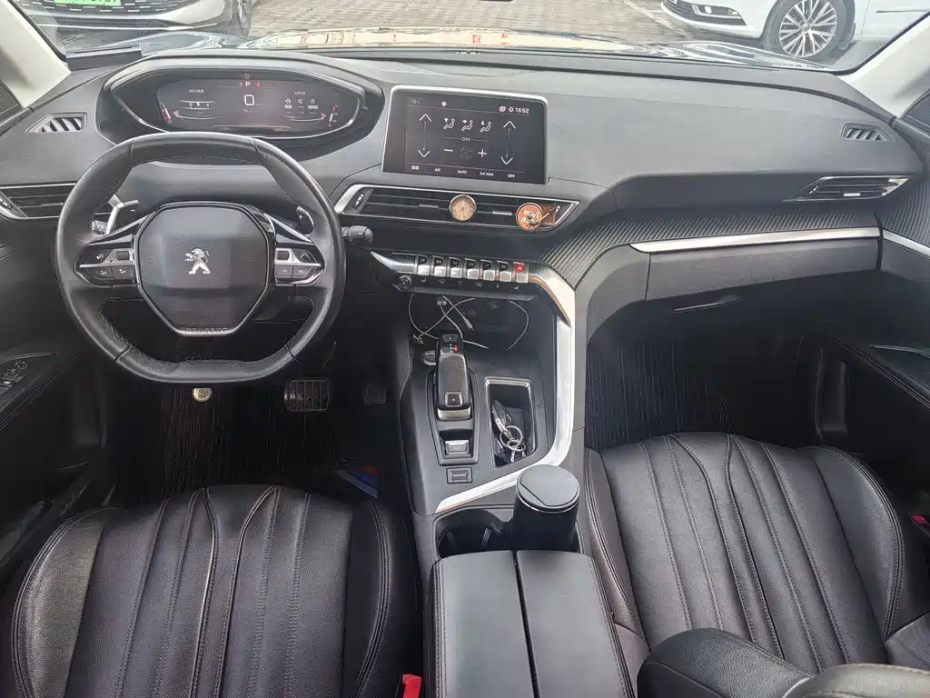 Peugeot 5008 2017 380THP 7 мест