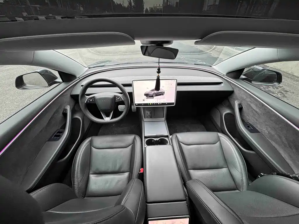 Tesla Model 3 — миниатюра 8