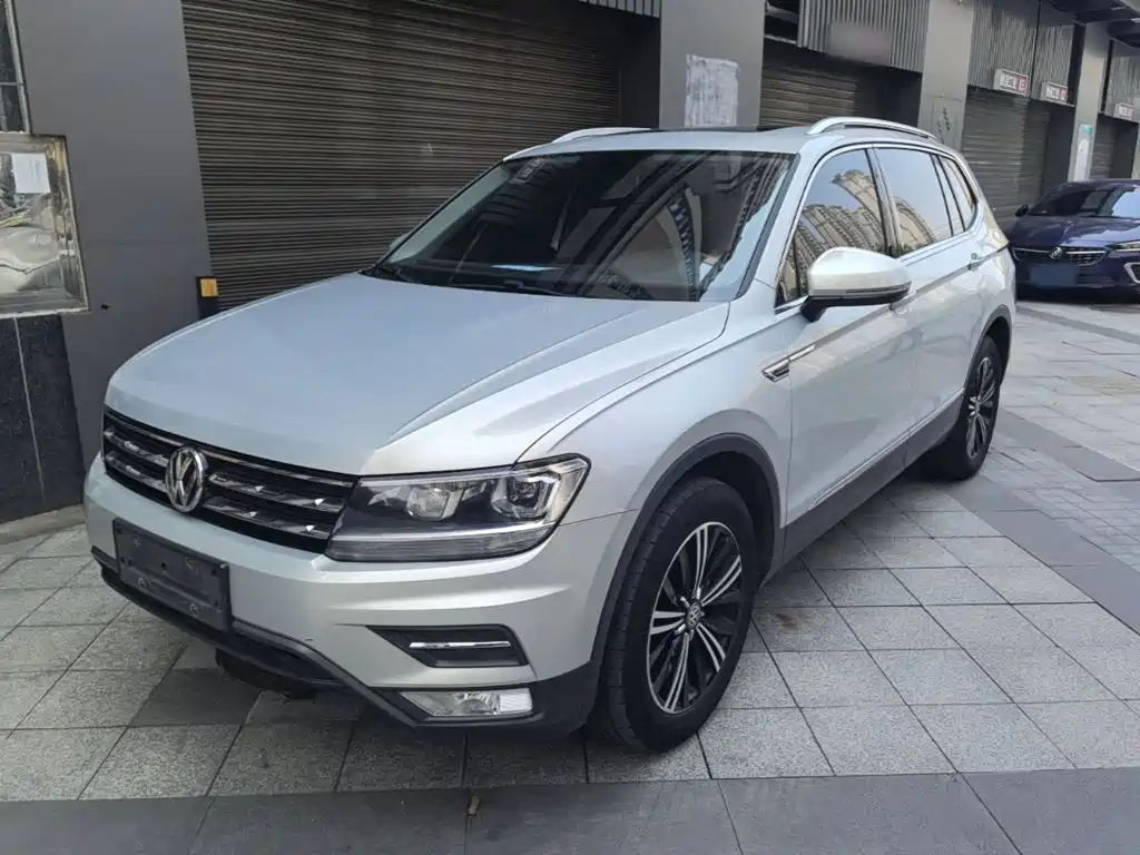 Volkswagen Tiguan L — миниатюра 2