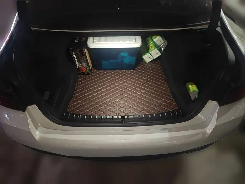BMW 5 Series — миниатюра 15