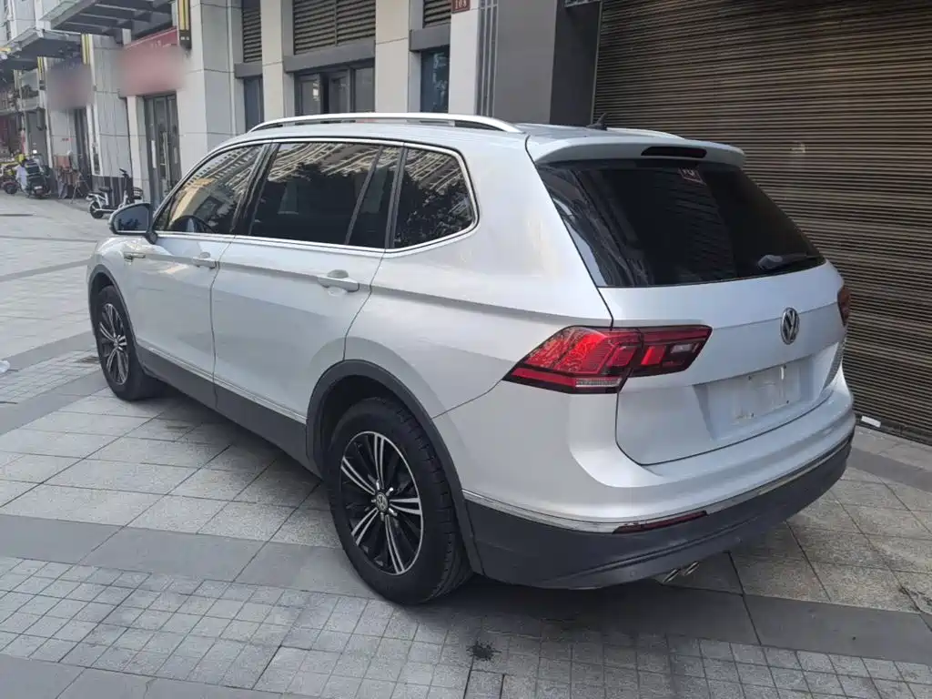 Volkswagen Tiguan L — миниатюра 5