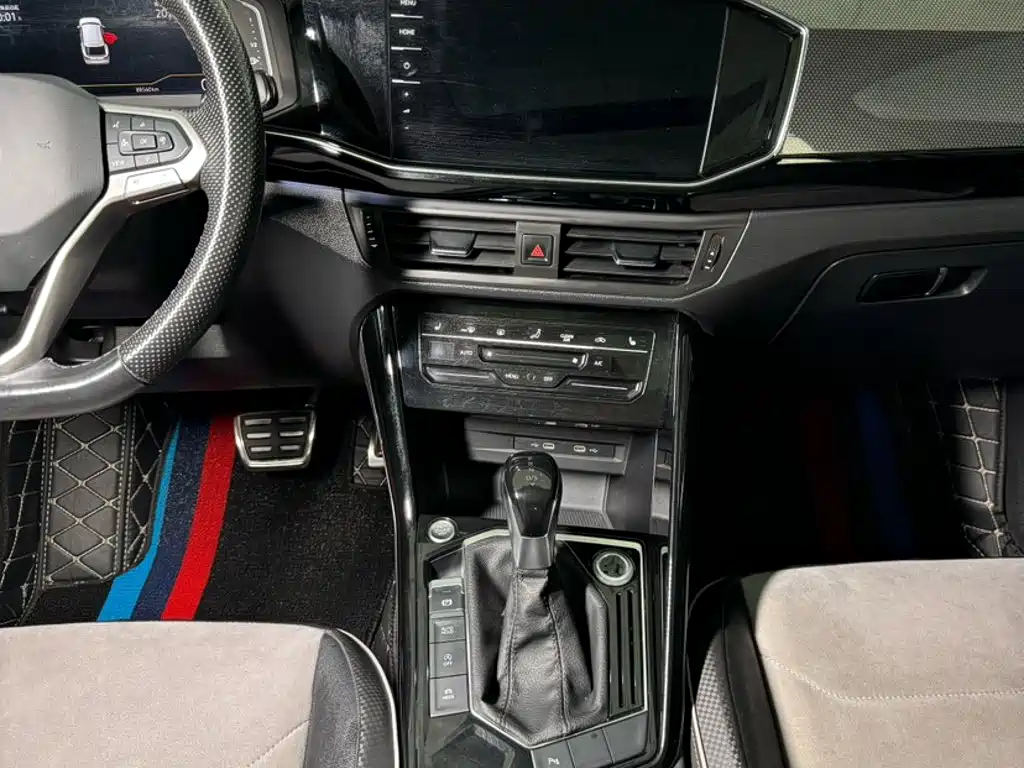 Volkswagen X — миниатюра 9