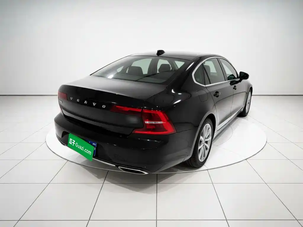 Volvo S90 — миниатюра 6